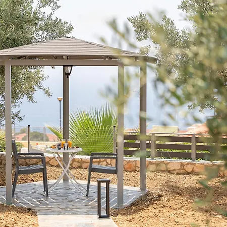 Makis Dream - Artemis